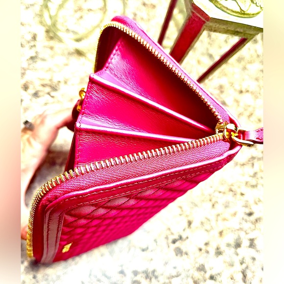 Prada quilted Tessuto Zip-around Leather trim& interior Wallet Excellent Cond - Picture 13 of 16